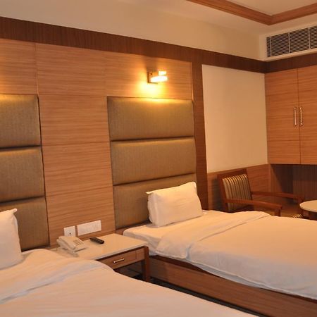 Hotel Sms Grand Inn Vellore Buitenkant foto