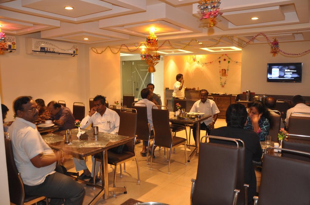 Hotel Sms Grand Inn Vellore Buitenkant foto