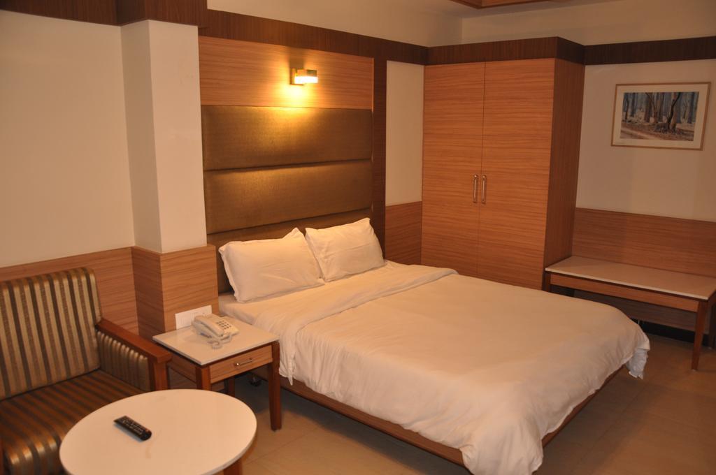Hotel Sms Grand Inn Vellore Kamer foto