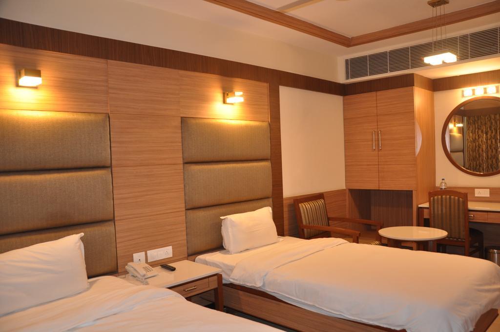 Hotel Sms Grand Inn Vellore Kamer foto