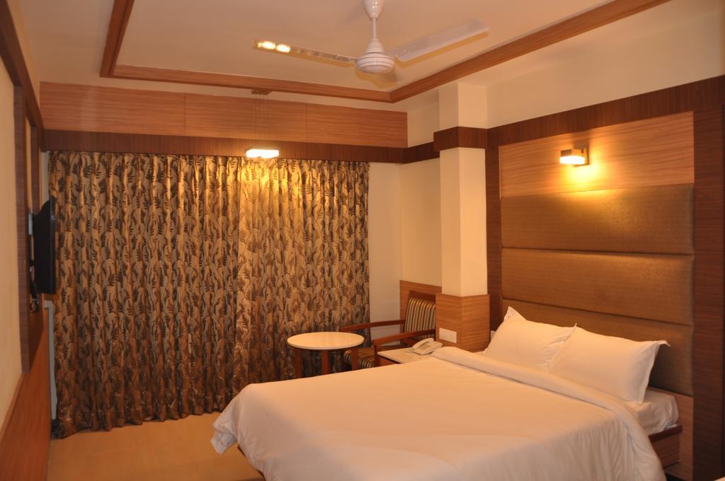 Hotel Sms Grand Inn Vellore Kamer foto