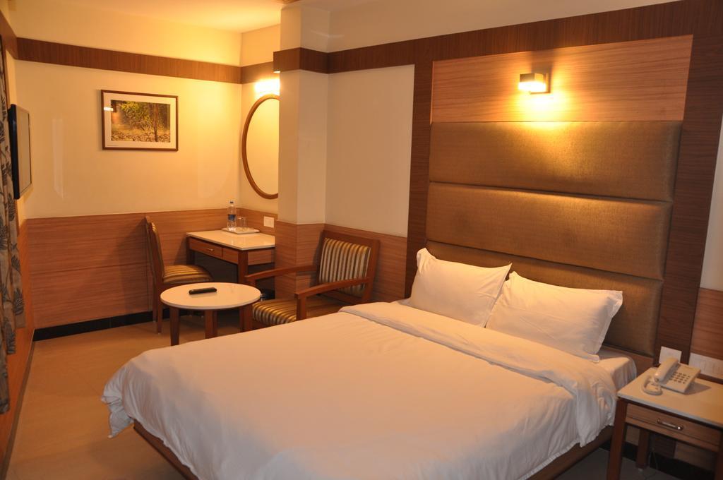 Hotel Sms Grand Inn Vellore Kamer foto