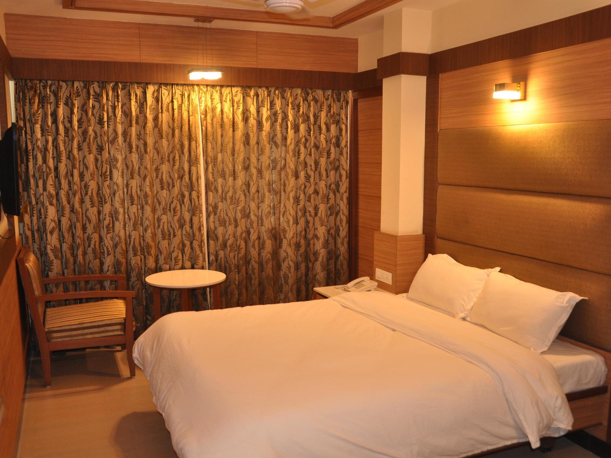 Hotel Sms Grand Inn Vellore Buitenkant foto